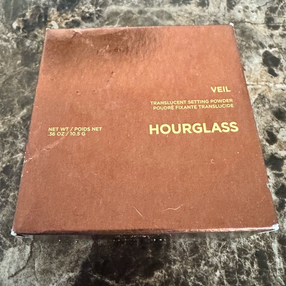 Hourglass Veil Translucent Setting Powder – Translucent Deep (New in Box) - Picture 2 of 8